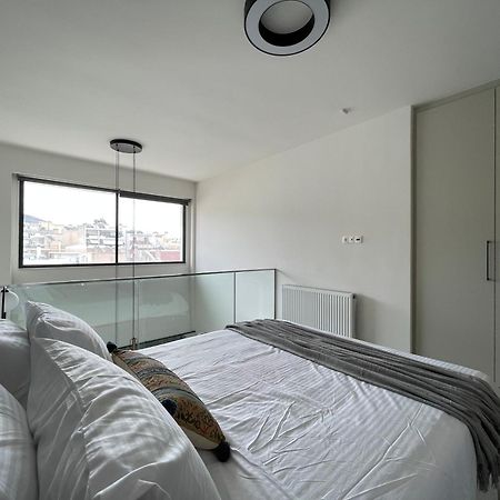 Gleaming Apartments Near Athens Metro Mall Extérieur photo