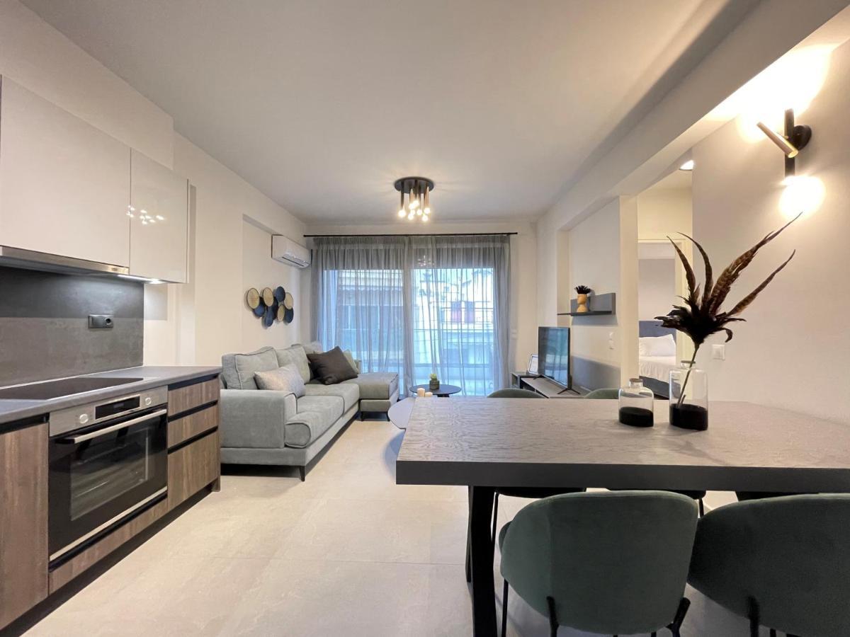 Gleaming Apartments Near Athens Metro Mall Extérieur photo